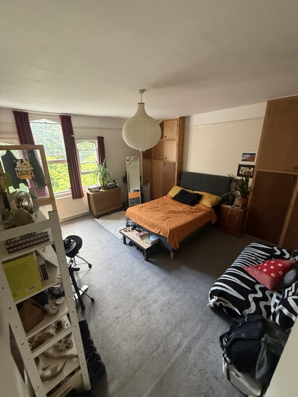 Room St Mark's Rise in Greater London
