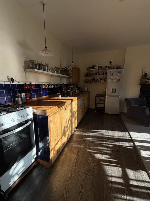 Room St Mark's Rise in Greater London