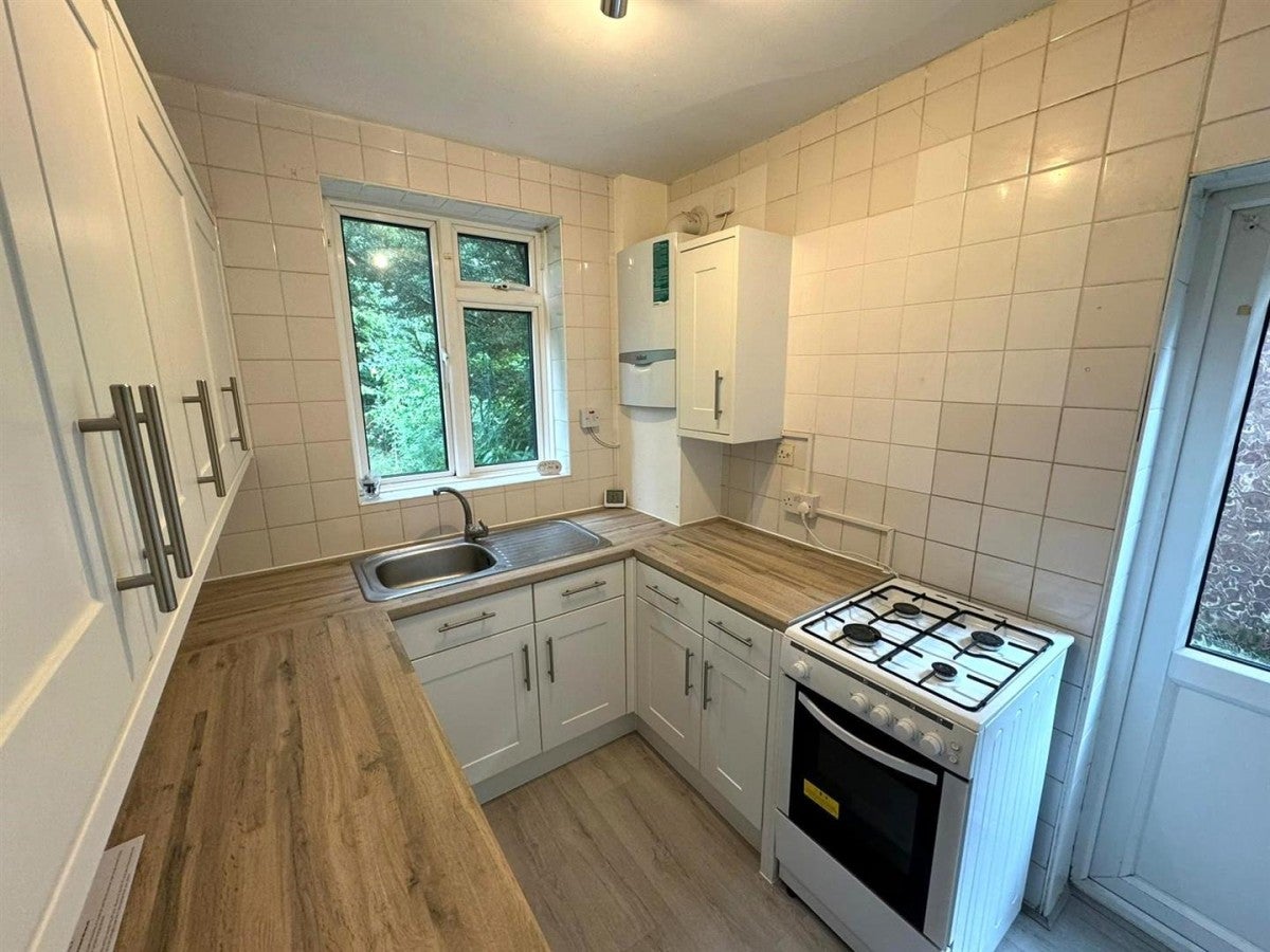 House Peters Close in Greater London