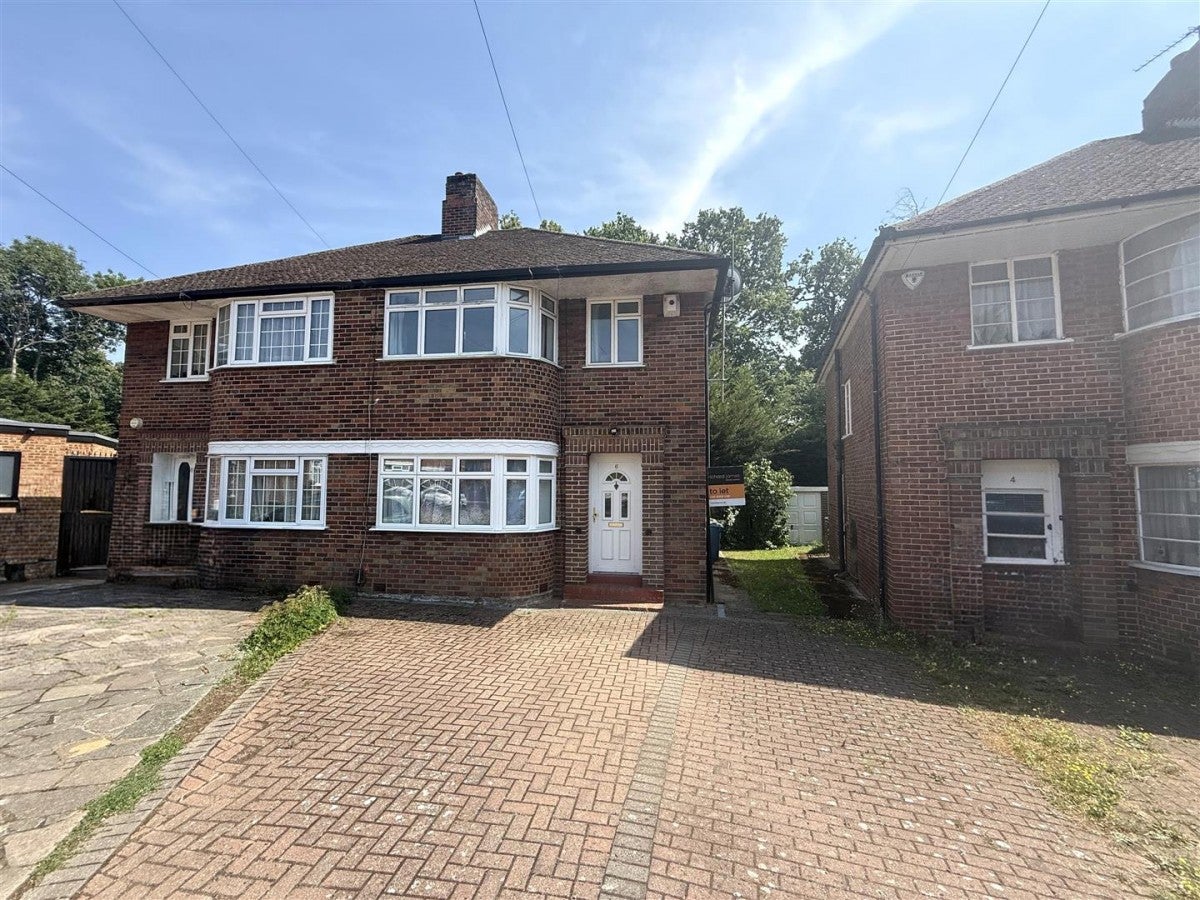 House Peters Close in Greater London