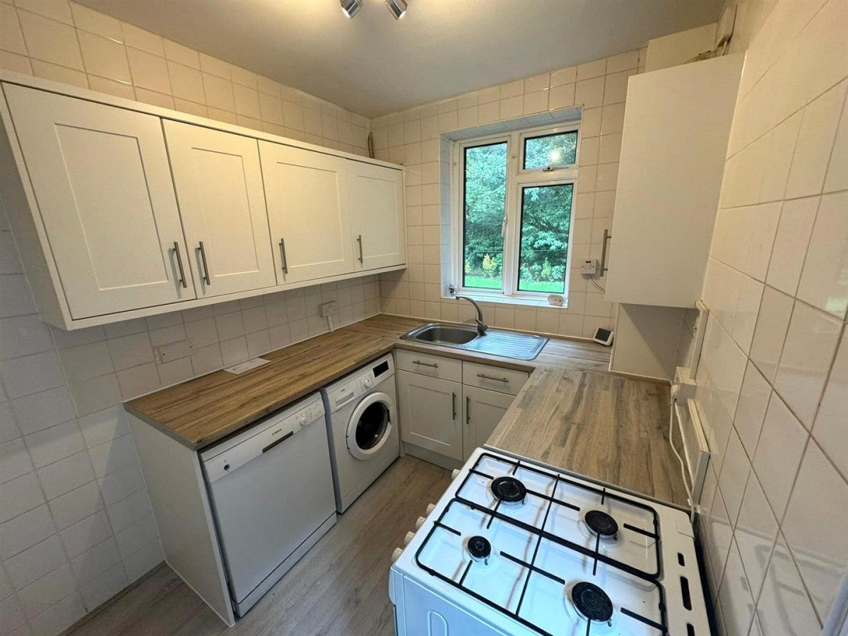 House Peters Close in Greater London