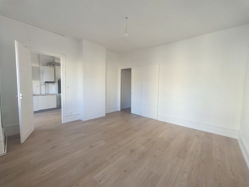 Flat Boulevard d'Auvergne in Le Chambon-Feugerolles