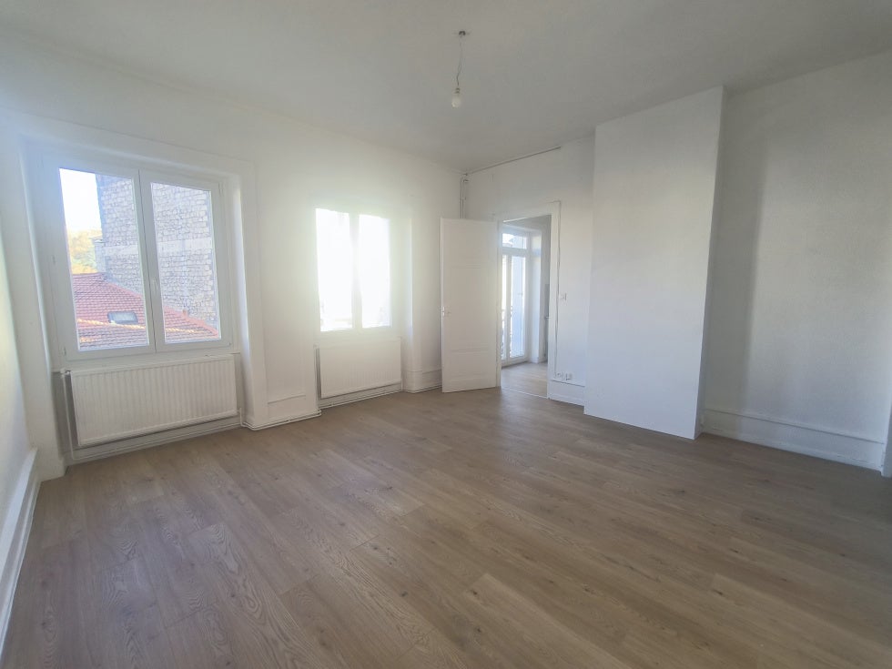 Flat Boulevard d'Auvergne in Le Chambon-Feugerolles