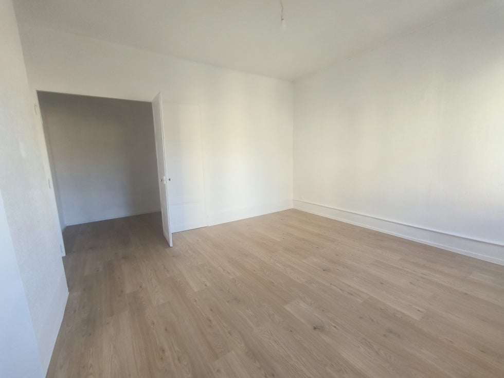 Flat Boulevard d'Auvergne in Le Chambon-Feugerolles