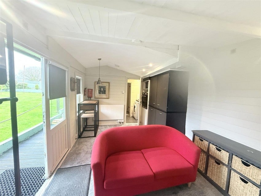 Flat Chelford Road in Macclesfield