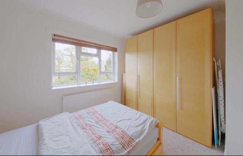 Room Courtlands in Maidenhead