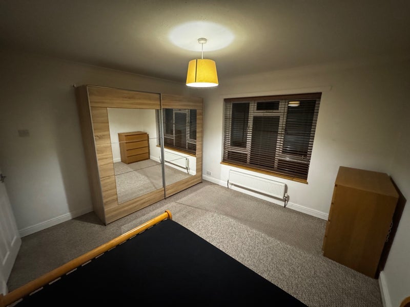 Room Courtlands in Maidenhead