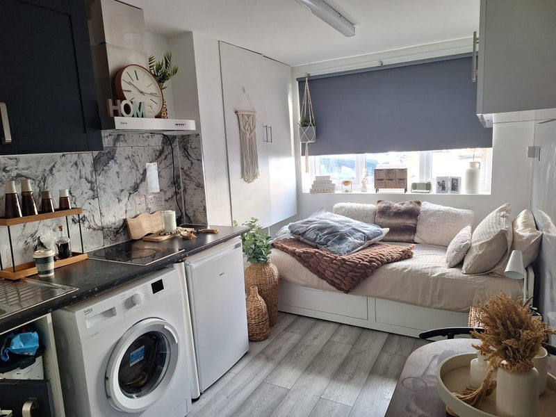 Flat Kent Close in Greater London