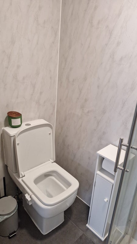Flat Kent Close in Greater London