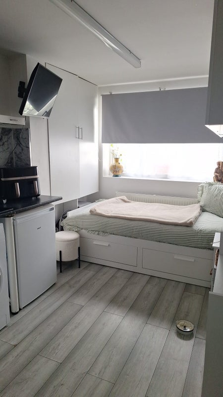 Flat Kent Close in Greater London