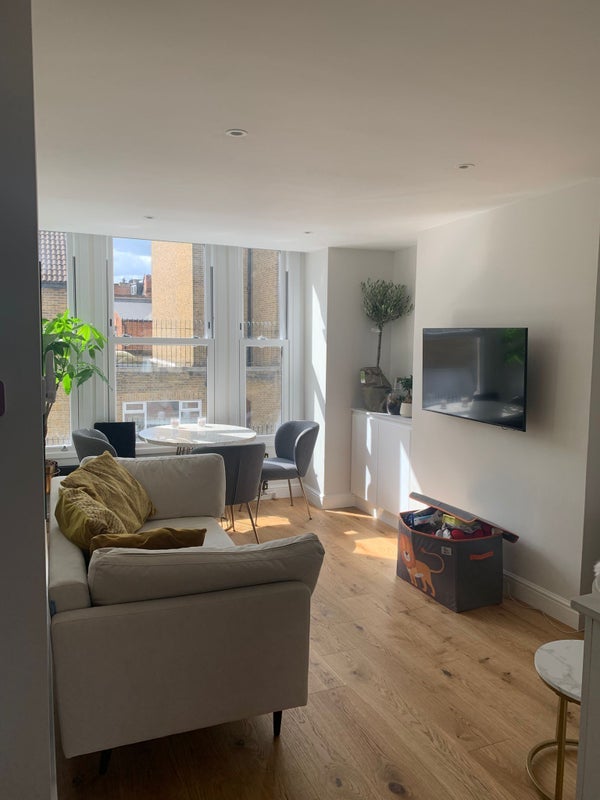 Flat Tynemouth Street in Greater London