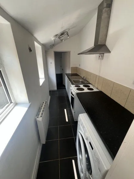 Flat Commercial Road in South Kesteven