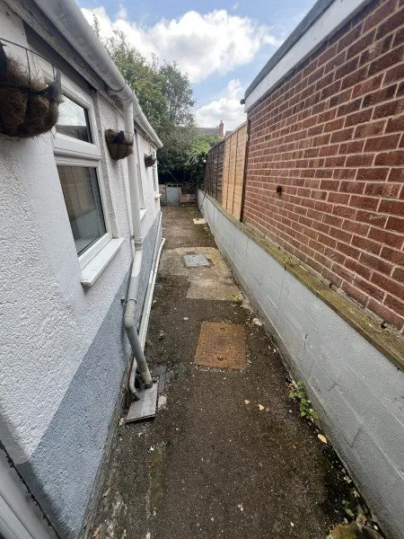 Flat Commercial Road in South Kesteven