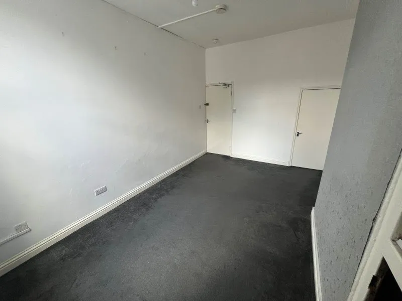 Flat Commercial Road in South Kesteven