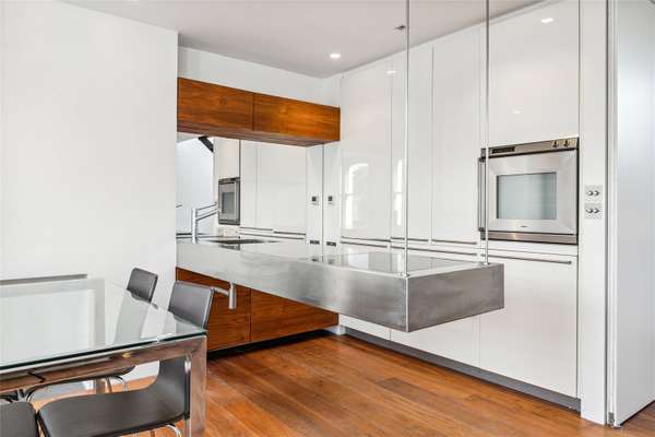 Flat Tregothnan Road in Greater London