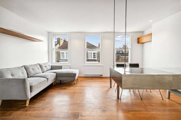 Flat Tregothnan Road in Greater London