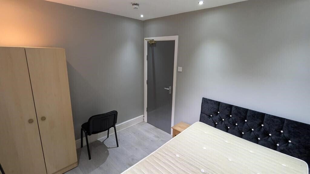 Room Norman Road in Manchester