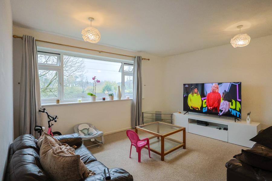 Flat Middlewood Way in Macclesfield