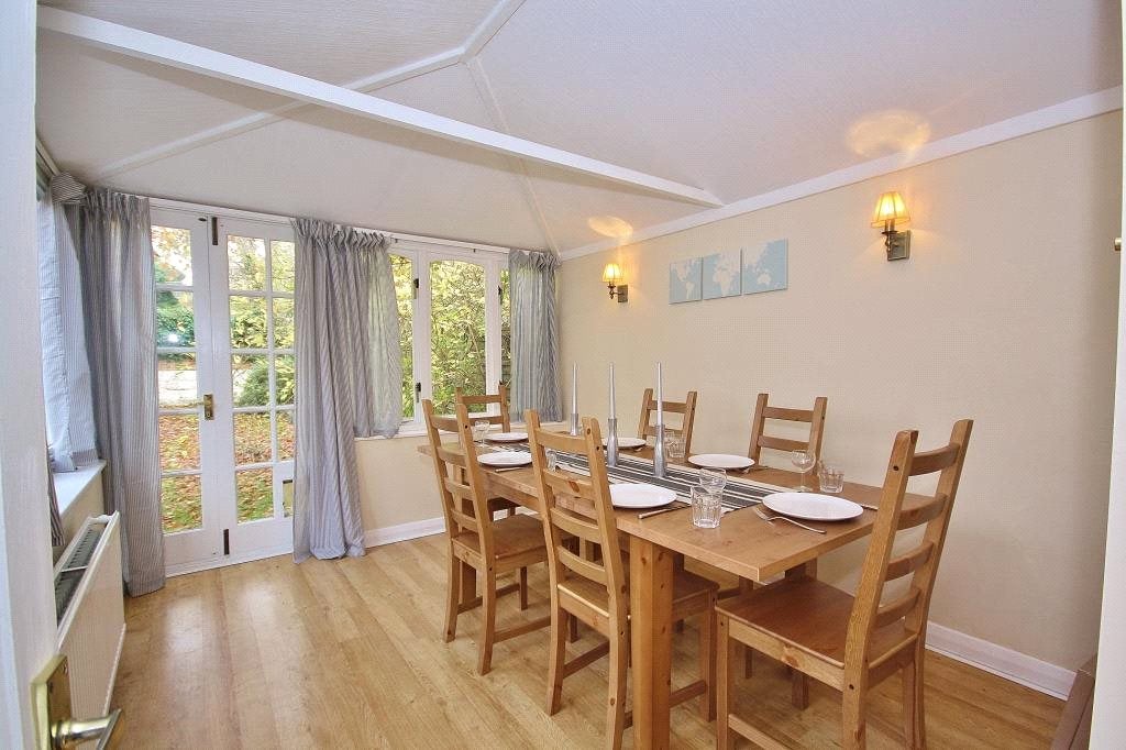 Flat Baillie Road in Guildford