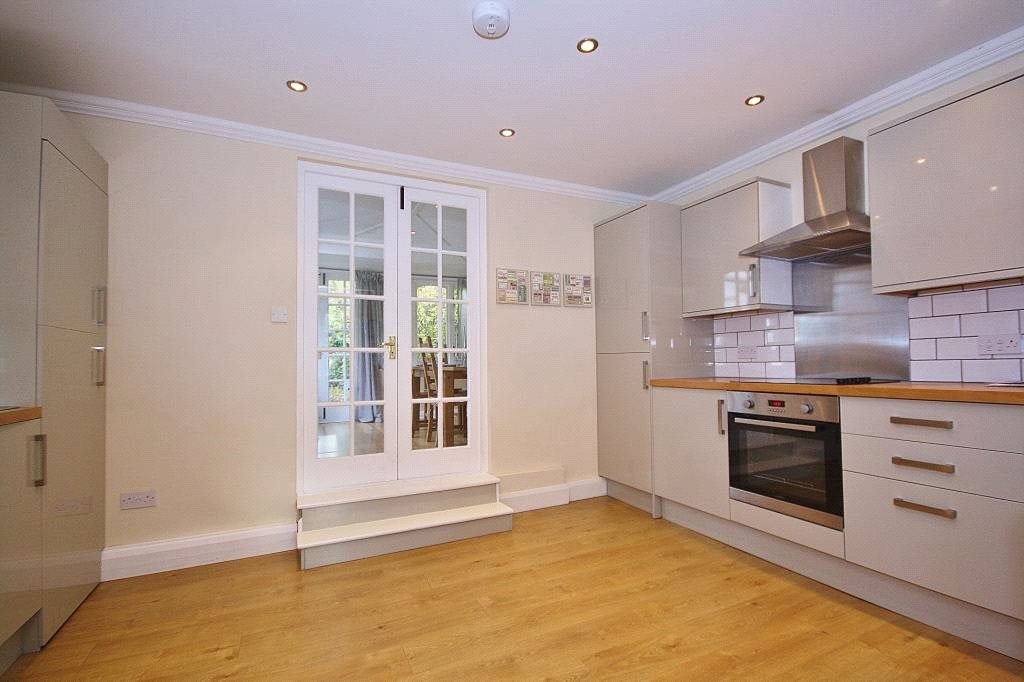 Flat Baillie Road in Guildford