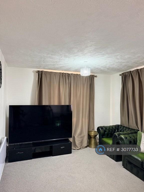 Flat Redbourne Drive in Greater London