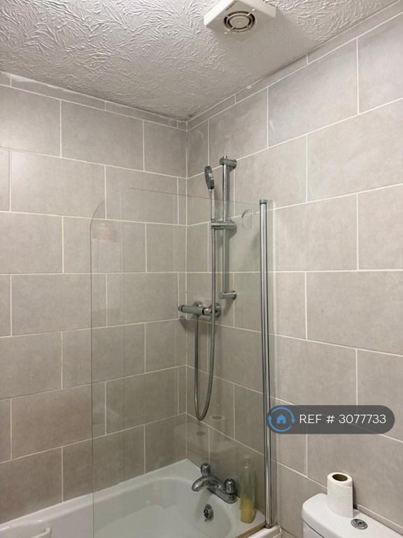Flat Redbourne Drive in Greater London