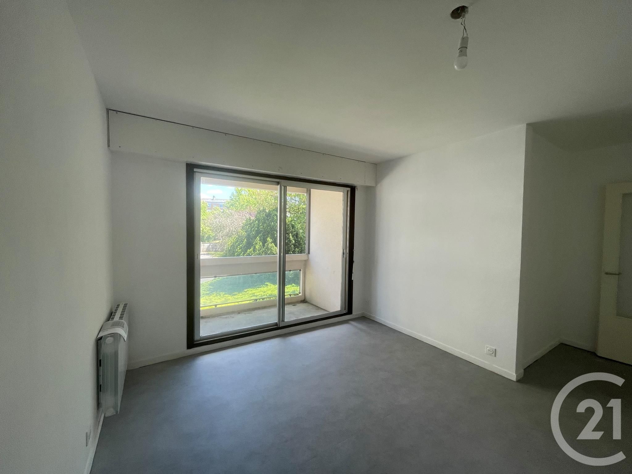 Appartement Route Nationale à Saint-Léger-des-Vignes