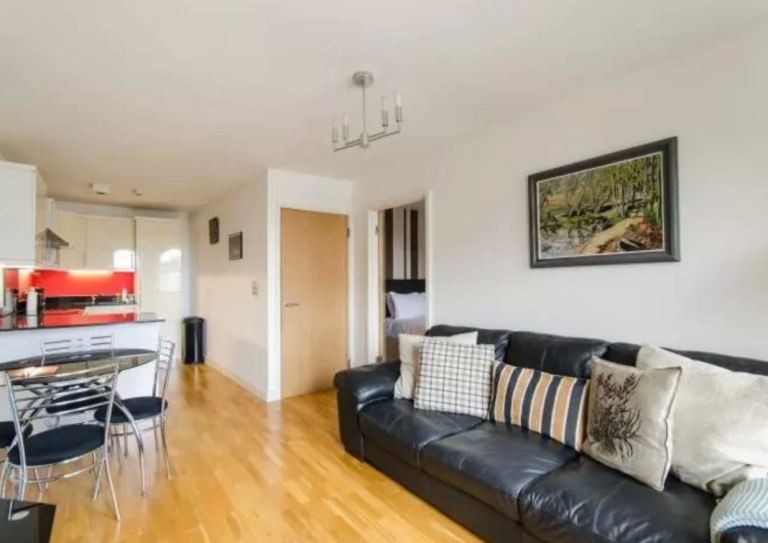 Flat Willesden Lane in Greater London