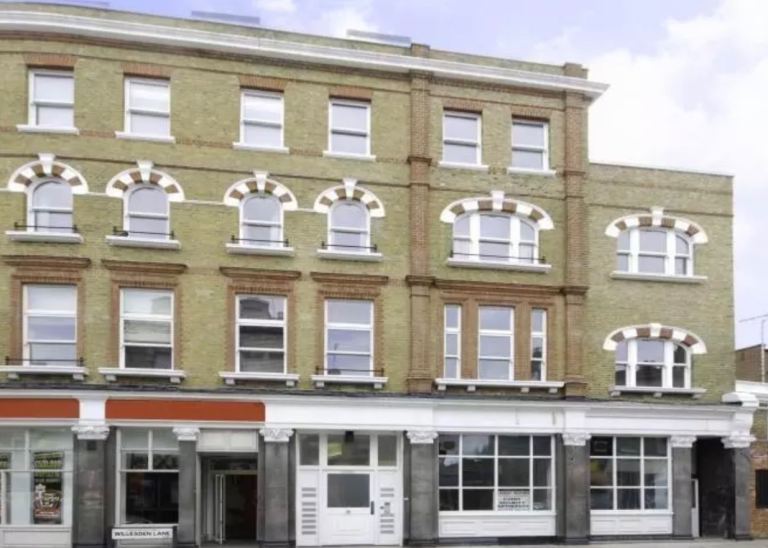 Flat Willesden Lane in Greater London
