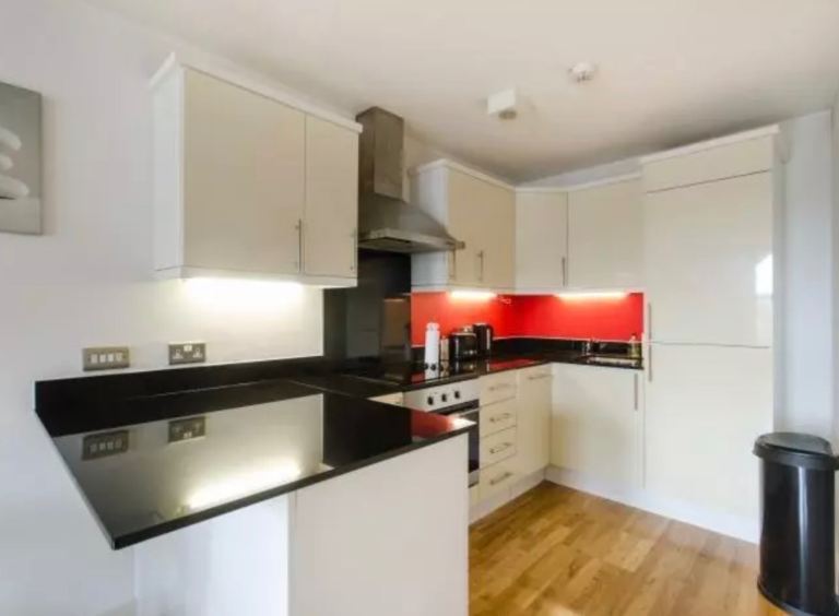 Flat Willesden Lane in Greater London