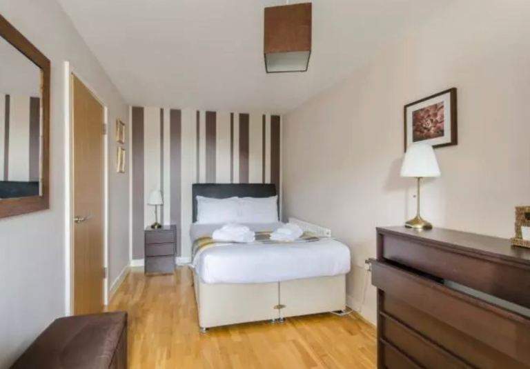 Flat Willesden Lane in Greater London