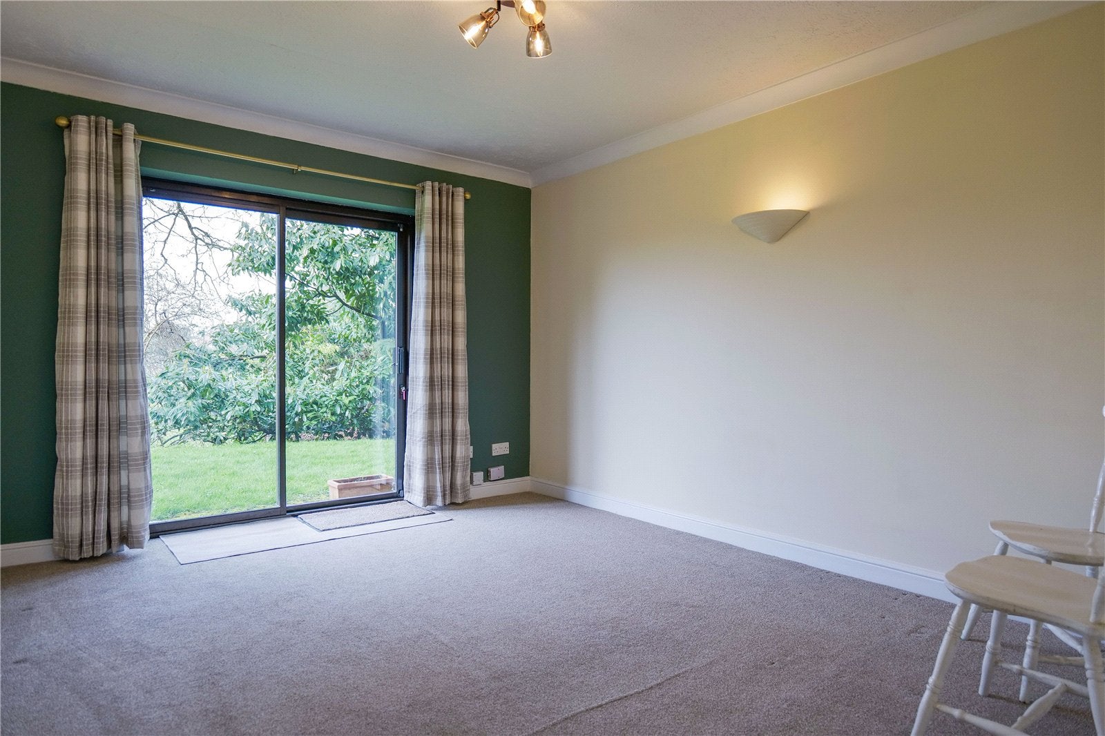 Flat Kibblewhite Crescent in Twyford