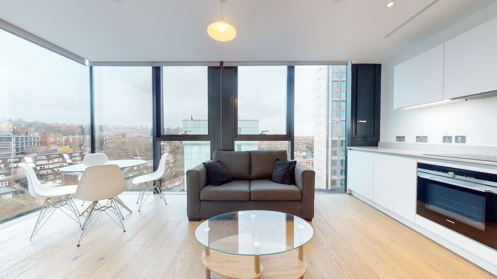 Flat Highgate Hill in Greater London