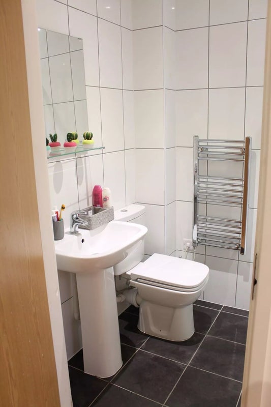 Room Tarragon Road in Leicester