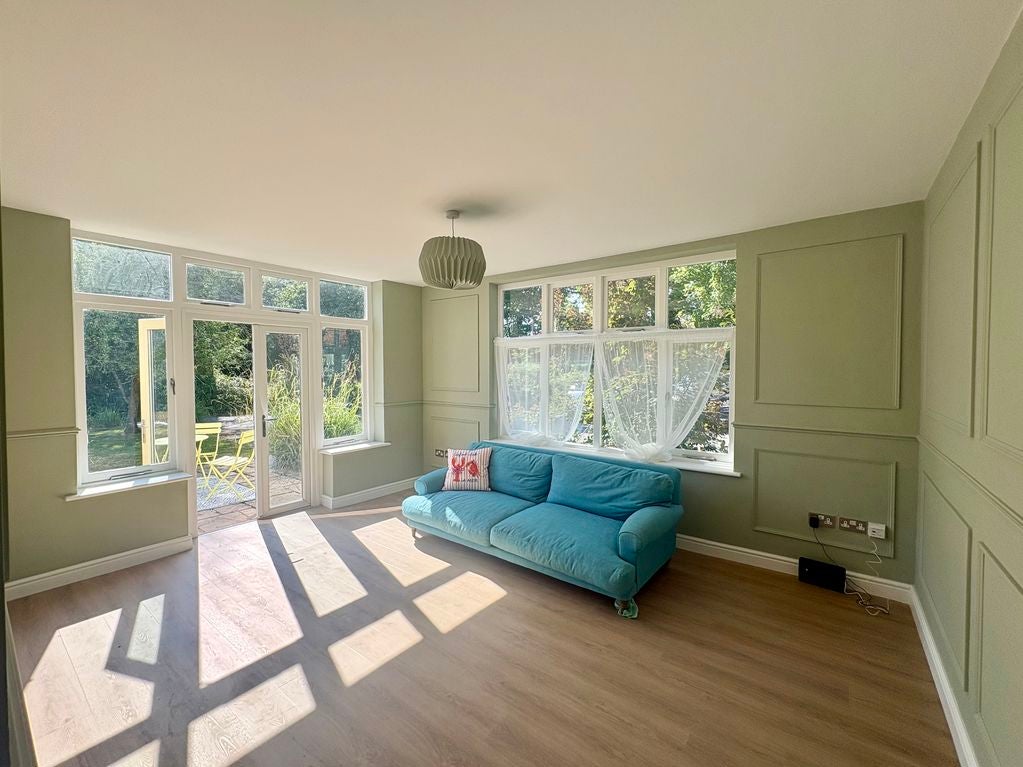Flat Brantridge Lane in Mid Sussex