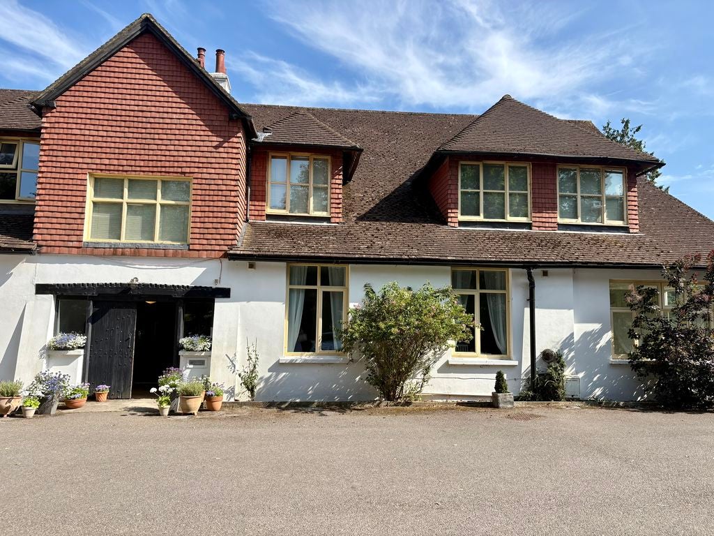 Flat Brantridge Lane in Mid Sussex