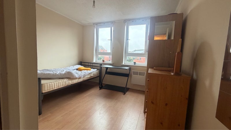 Room Buccleuch Street in Glasgow