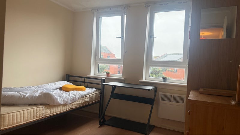 Room Buccleuch Street in Glasgow