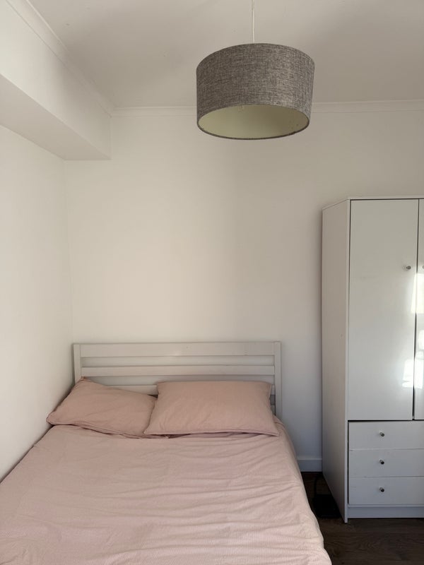 Room Malvern Way in Greater London