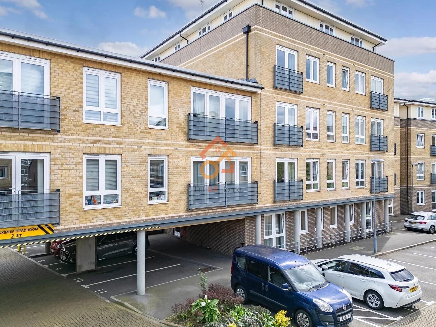 Flat Hereford Road in Greater London