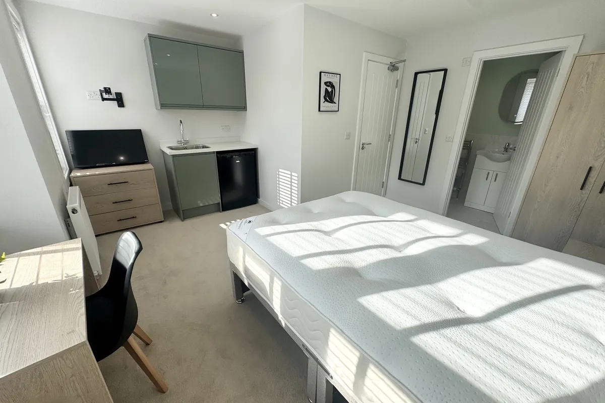 Room Green Road in Poole