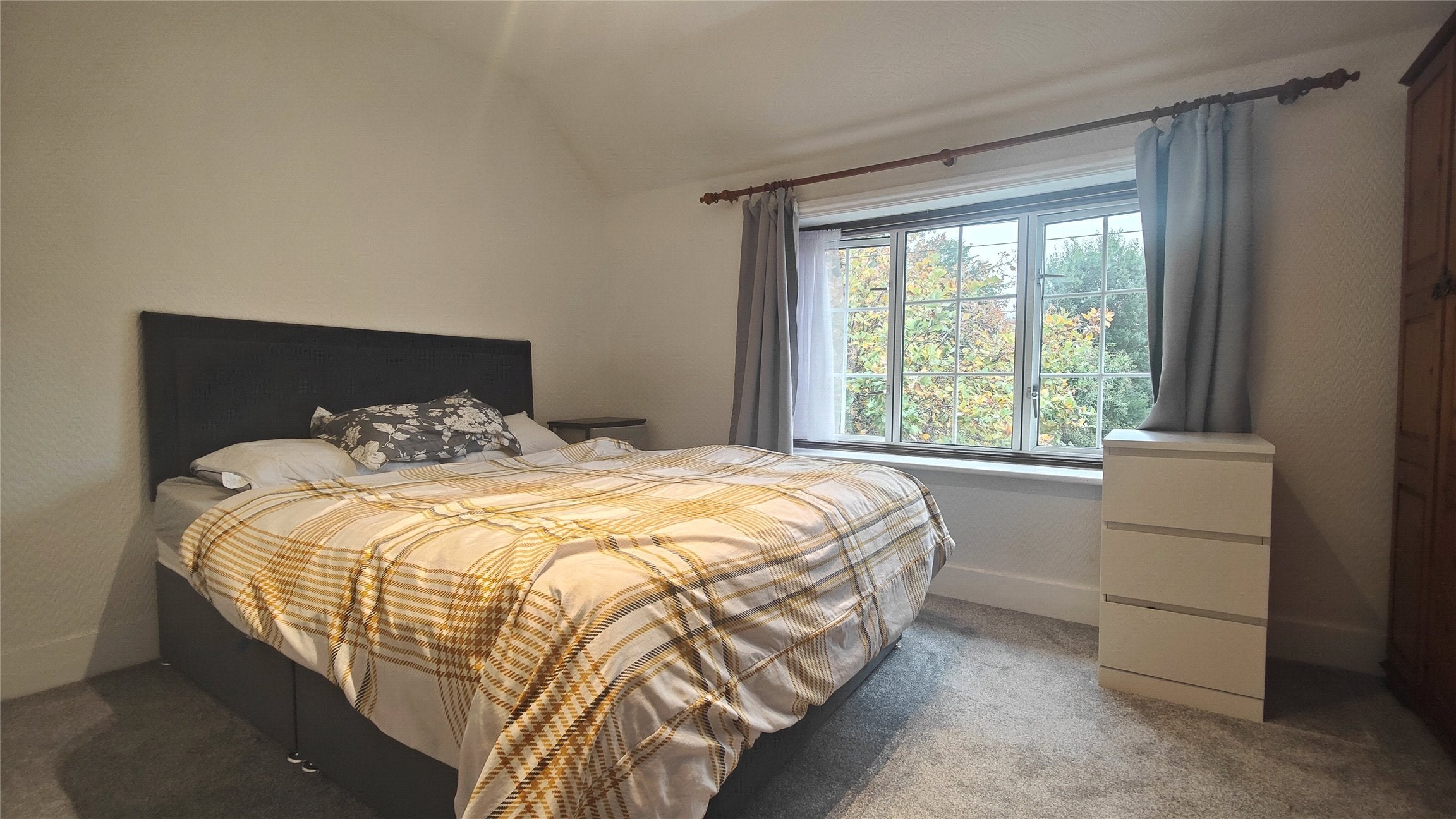 House Aynscombe Angle in Greater London