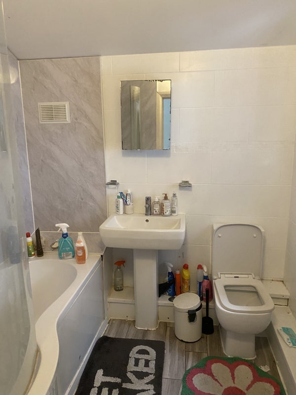 Room Norbury Court Road in Greater London