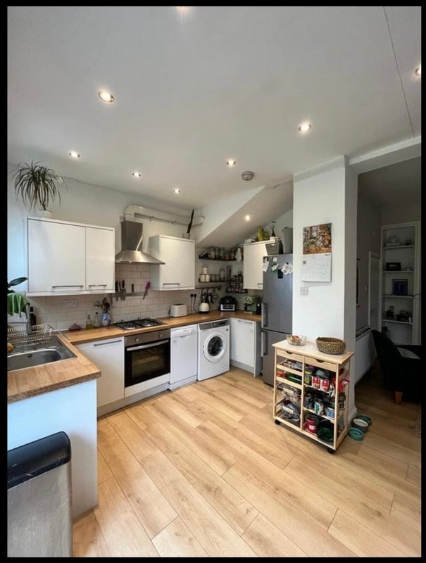 Room Norbury Court Road in Greater London
