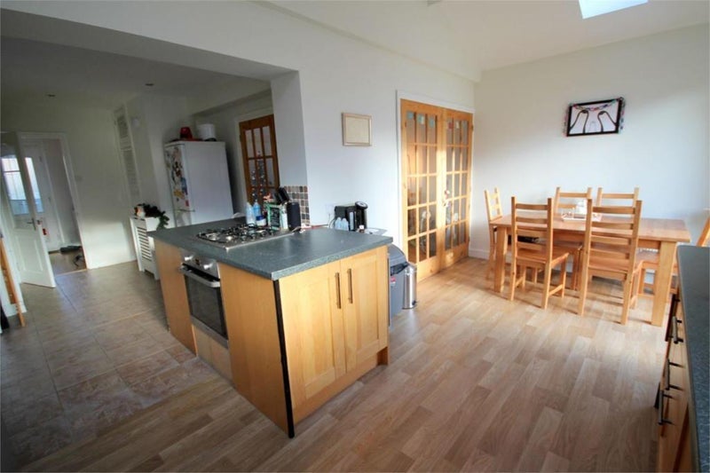 Room Gill Avenue in Bristol