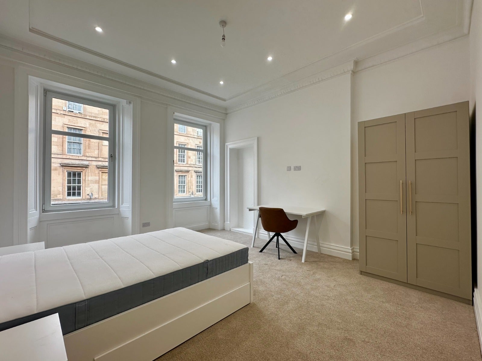 Flat Argyle Street in Glasgow