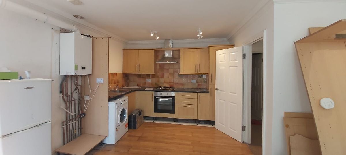 Flat Penge Road in Greater London