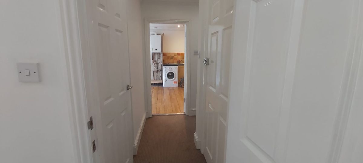 Flat Penge Road in Greater London
