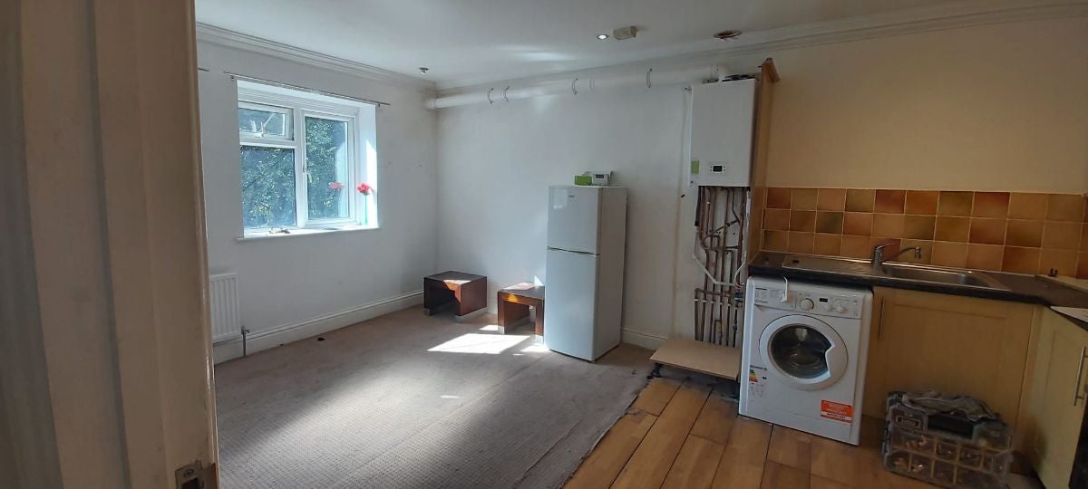 Flat Penge Road in Greater London