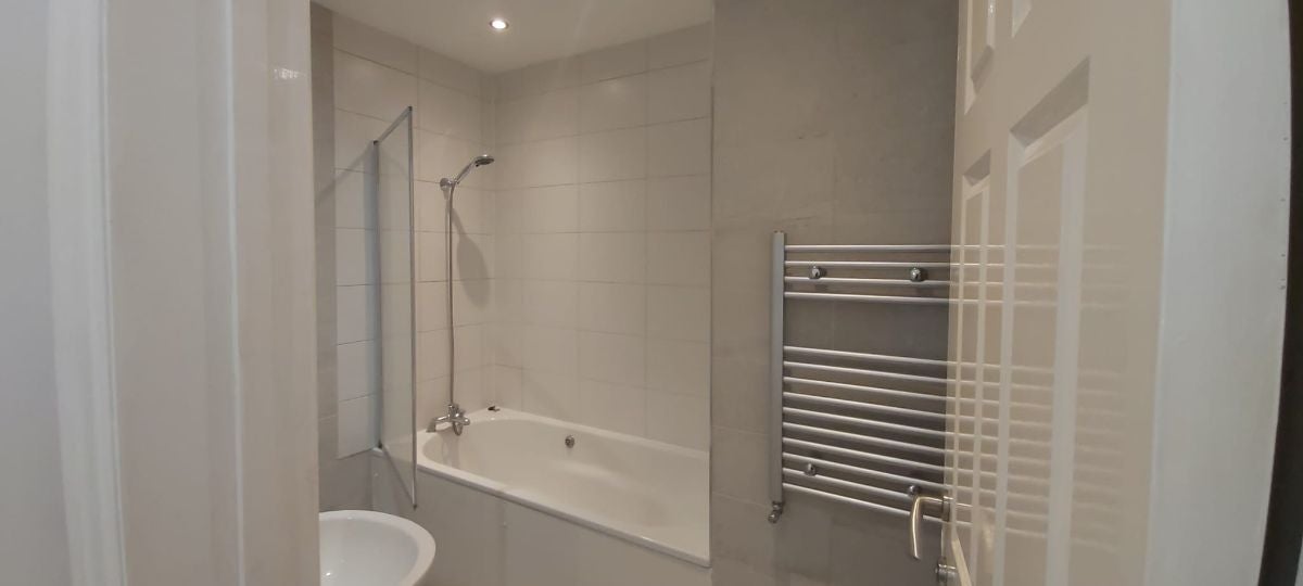 Flat Penge Road in Greater London